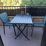 Nouveau-charmant T1 Rénové, Balcon Vue Sur La Garrigue Apartamento Gréoux-les-Bains